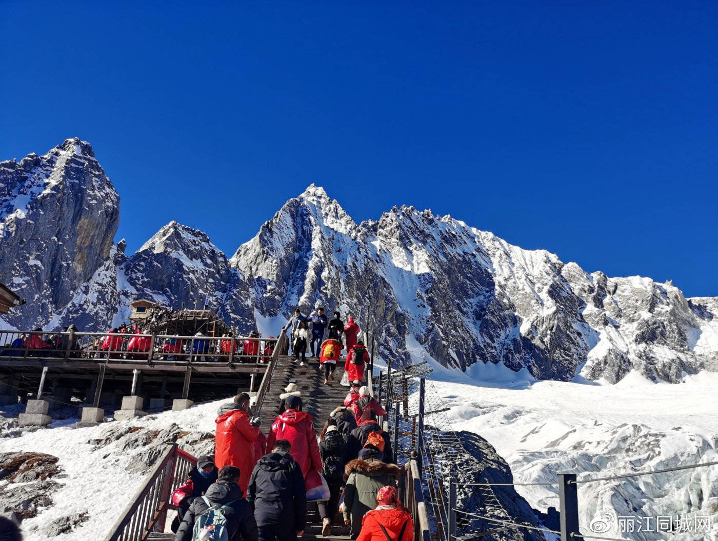 2021年元旦小长假,丽江市共接待游客25.14万人次,实现旅游总收入2.