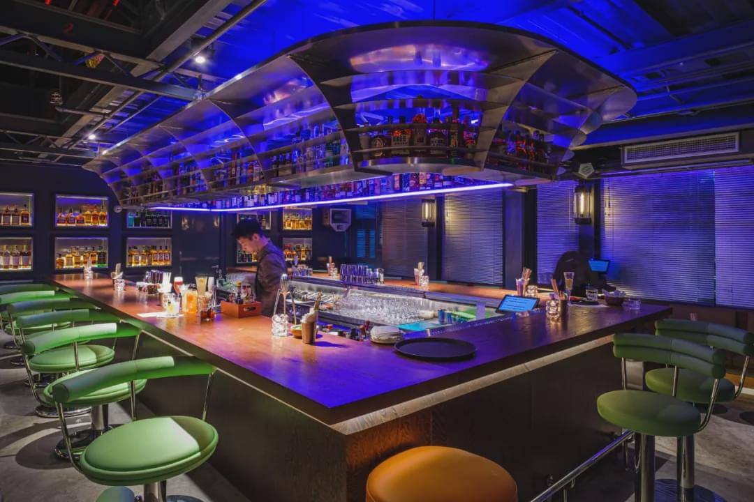 魔都酒吧圈大明星crossyu新作让你从白天喝到深夜