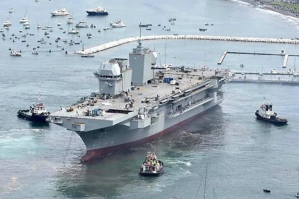 原创丑陋的双舰岛为何备受欢迎?两相其害取其轻,双舰岛总比大舰岛强