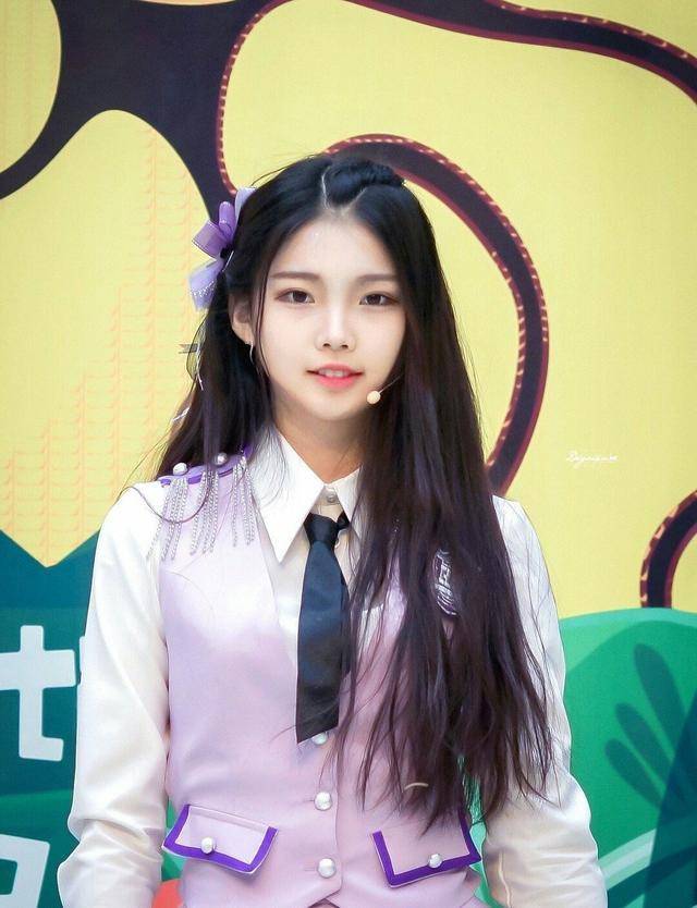 原创李熙凝亲自澄清与嘉羿恋情网友原来你是忙着啃羊腿