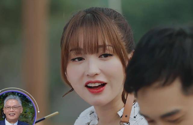原创《女儿恋爱》金莎主动触摸盛况的脸,爸爸反应抢镜,难怪女儿晚嫁