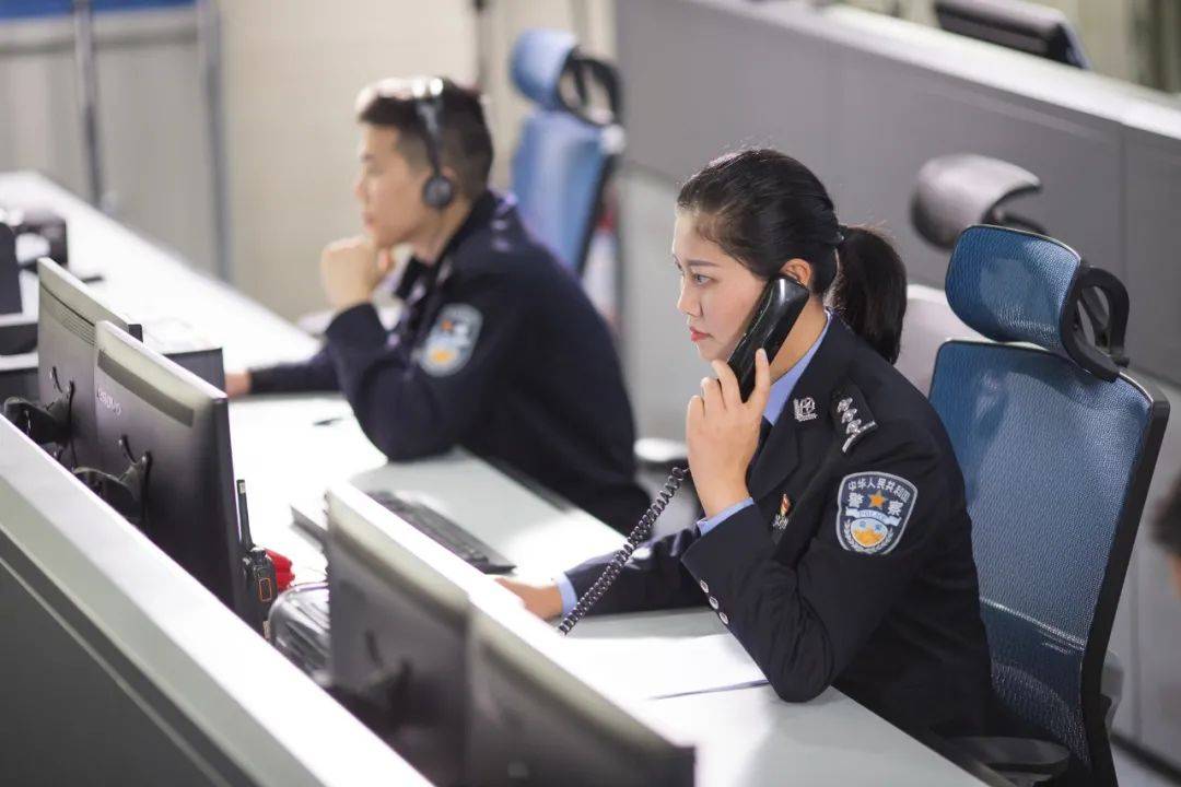 【你好,警察节】铜梁110,我们在线_大厅