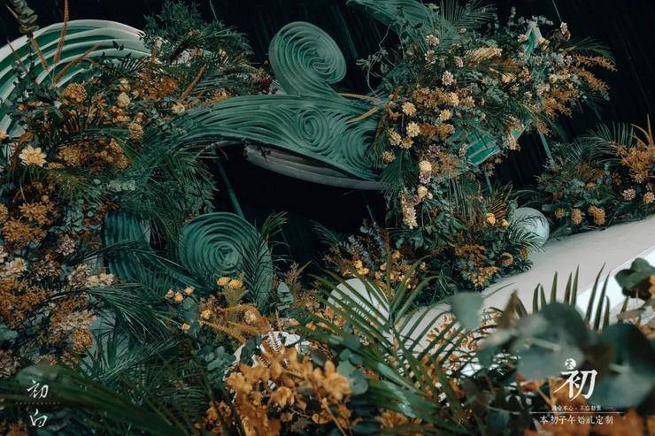 原创以叶子为主题的墨绿色 樱草黄色系婚礼