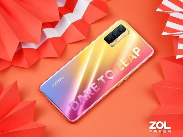 realme真我v15高清图赏国潮锦鲤颜值在线