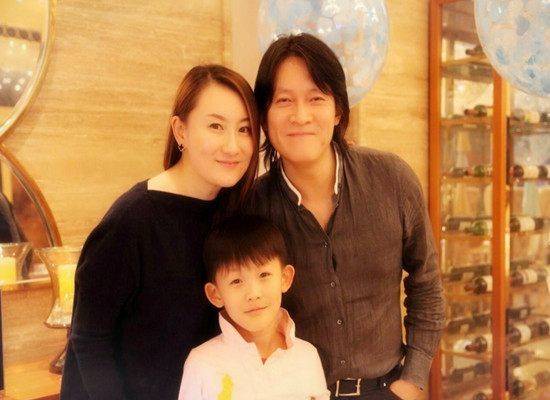 拼哥杨志刚拍戏指名带老婆,当导演的哥哥捧红弟弟,作品火了又火
