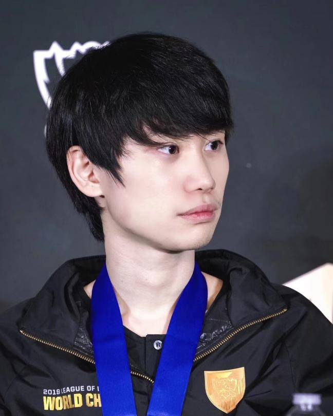 原创doinb回应1年赚1548w,因为没去世界赛,才播得时间长