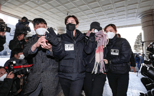 黄荷娜男友在去改口供路上自杀 聊天语音流出