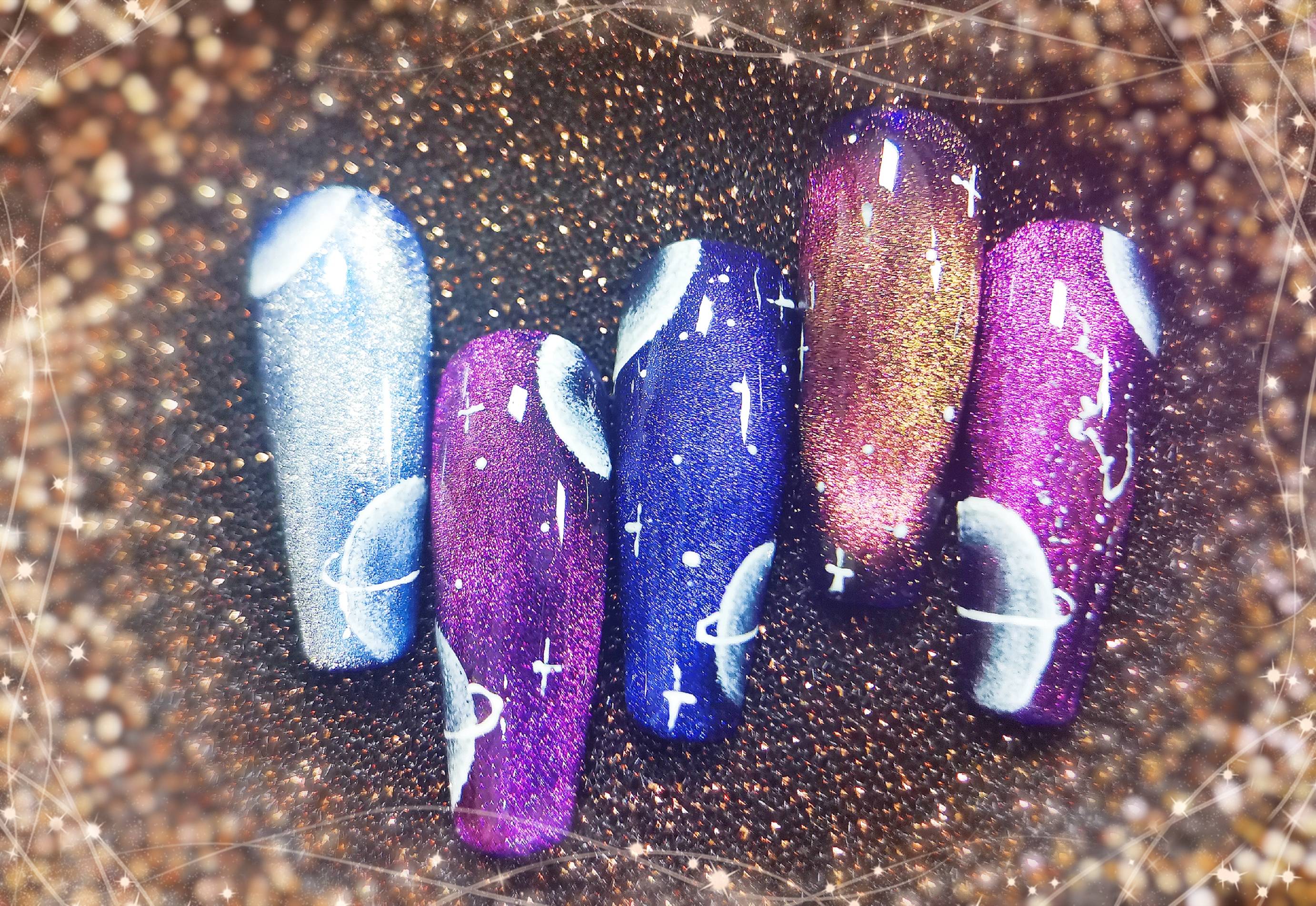 一款星空美甲,和简约款.不同风格样式