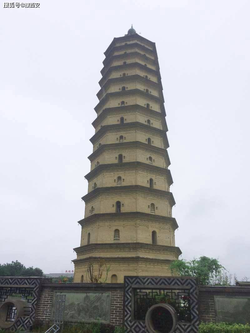 老照片见证崇文塔百年沧桑