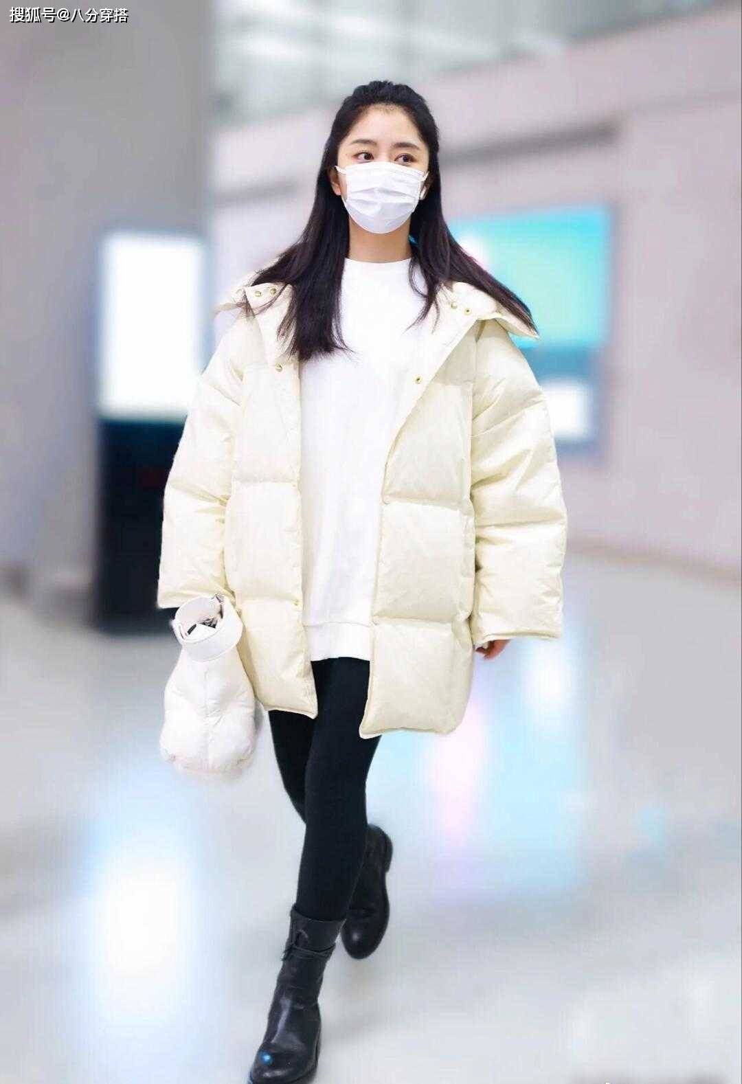 原创江疏影不愧是气质女神穿白色羽绒服虽然臃肿但难掩高级感
