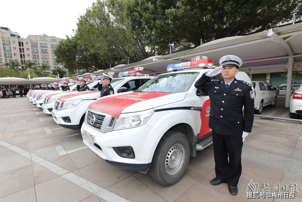 警旗飘扬承初心,警车巡防担使命!