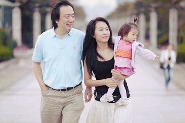 中国长跑首金得主王军霞,3次婚姻还曾净身出户,因兴奋剂退役_马俊仁