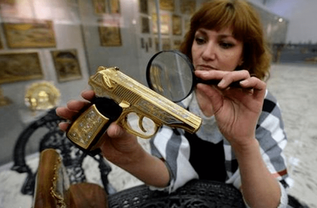 最昂贵枪械排行萨达姆黄金ak300万不算啥第1造价3000万