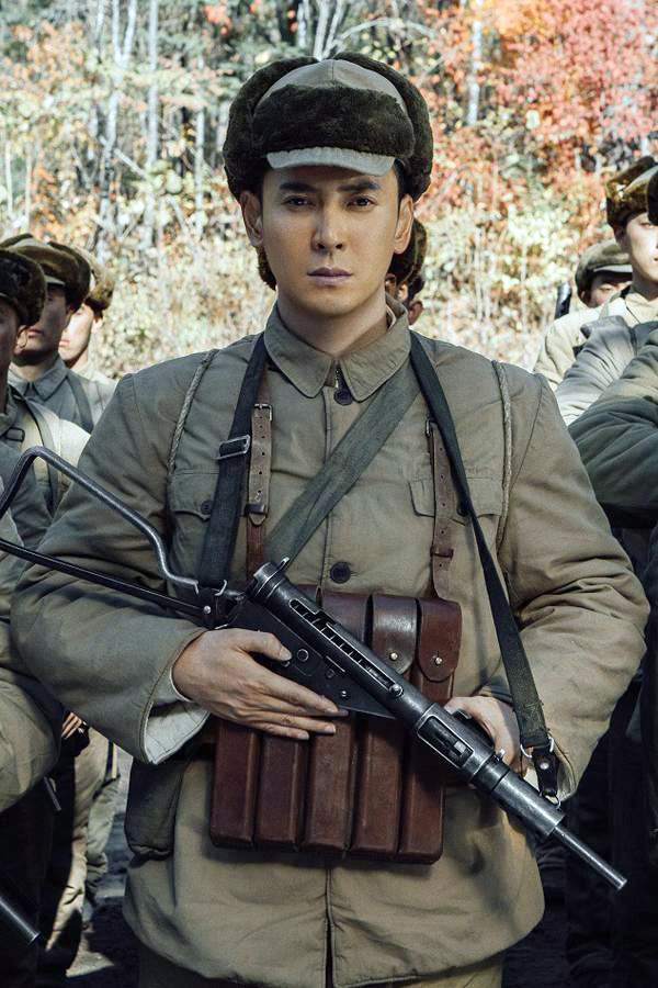 《跨过鸭绿江》中5位英雄扮演者,没有大腕,但表演却都感动人心