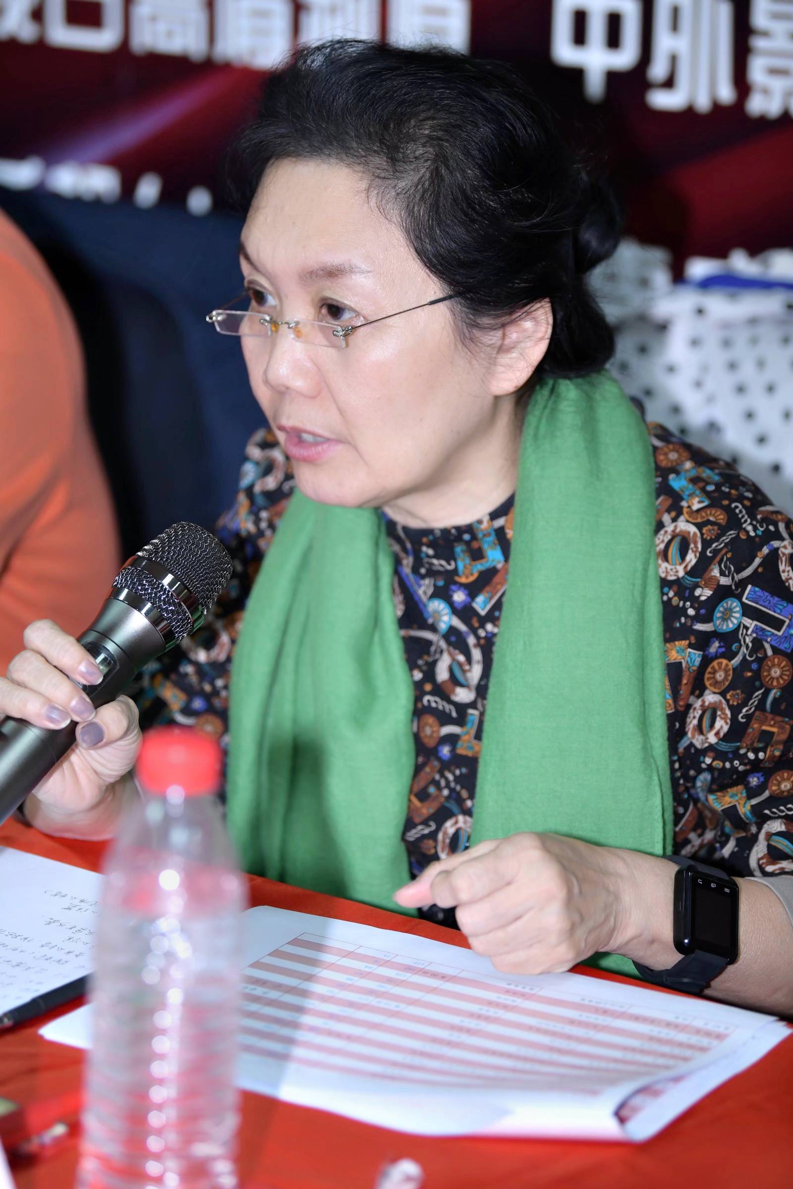 我国当代花腔女高音(新凤霞之女)吴霜老师中国少数民族声乐学会秘书长