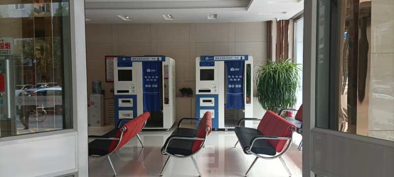 可以自己选择照片背景的自助拍照机_机器