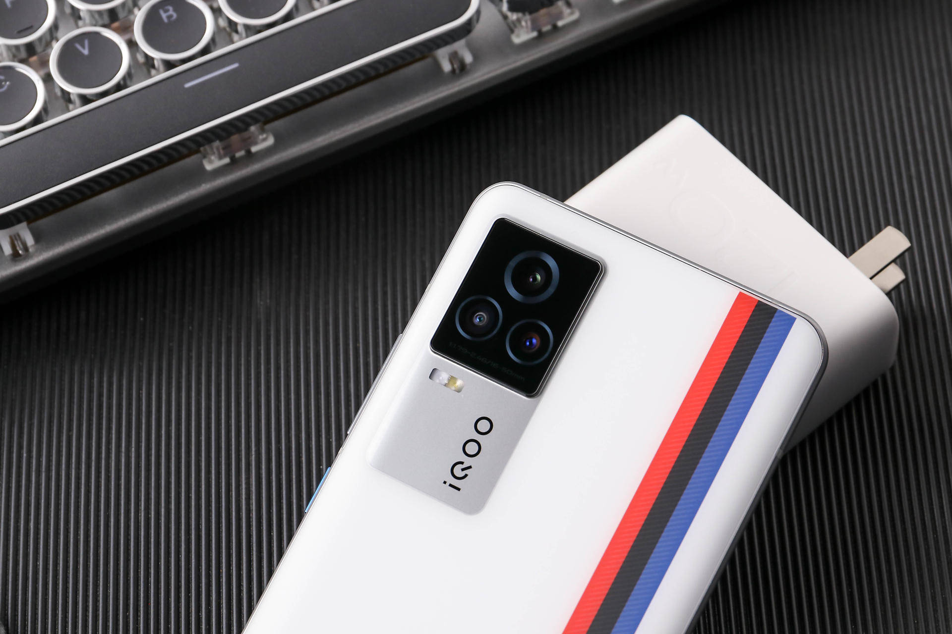 电竞人的神兵利器,看iqoo 7如何挑战性能极限_散热