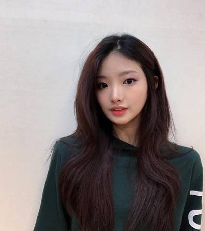 当初的小透明林韦希如今撞脸宁艺卓还要在韩国出道