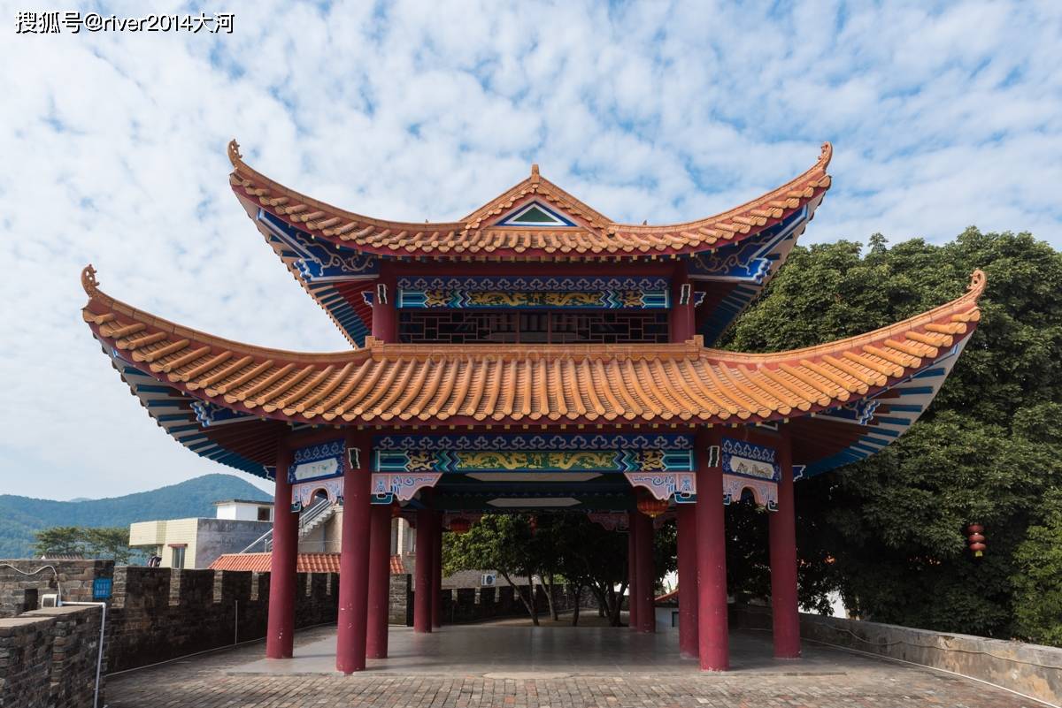 广东这座小城是粤语发源地，还保留着古城门和城墙