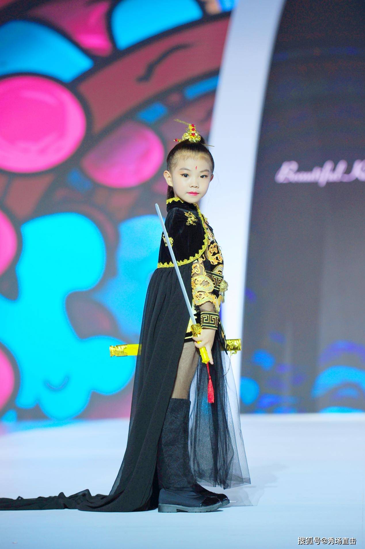 第六届wkm国际少儿模特大赛年度总冠军网络人气亚军——王梓萱