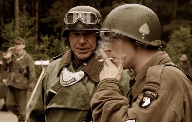 兄弟连内容补充,二战美军101空降师头盔标记意义