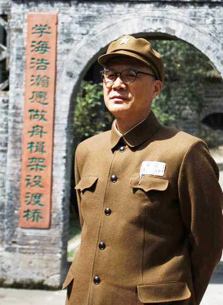 父女同演跨过鸭绿江镜头后的感动与震撼