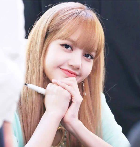 惊艳的女明星lisa f656903468d542d9915cd3f677edc999.jpeg