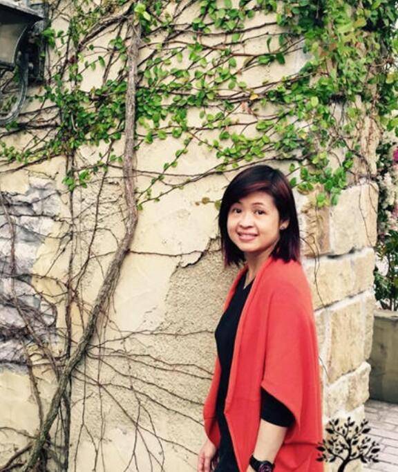 周星驰力捧成最红童星,被赞最美空姐,如今变化好大_关佩琳