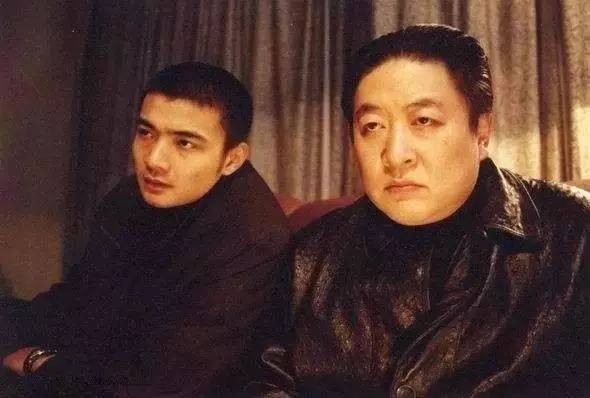 恰好此时,南北剧社的社长程述尧得知了此事,他对黄宗英的遭遇深表同情