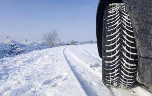 四季轮胎和雪地胎的区别