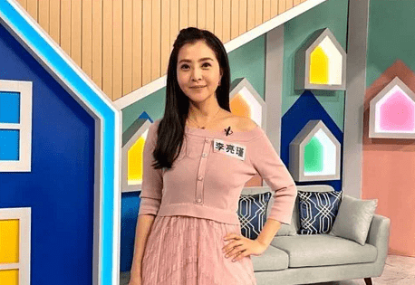 原创39岁李亮瑾官宣结婚!温馨晒"一家三口"照,结婚怀孕喜上加喜