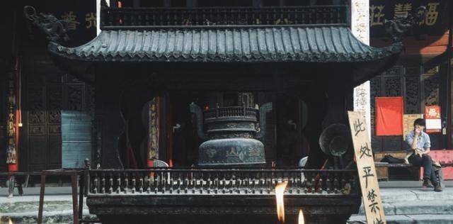 重庆“良心”寺庙，素斋10元不限量，公交车还可直达本地人都爱去