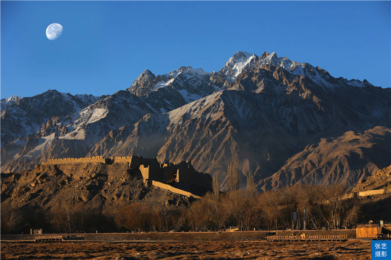 新疆塔什库尔干神秘石头城千年不毁，曾是古丝绸之路最繁荣城堡