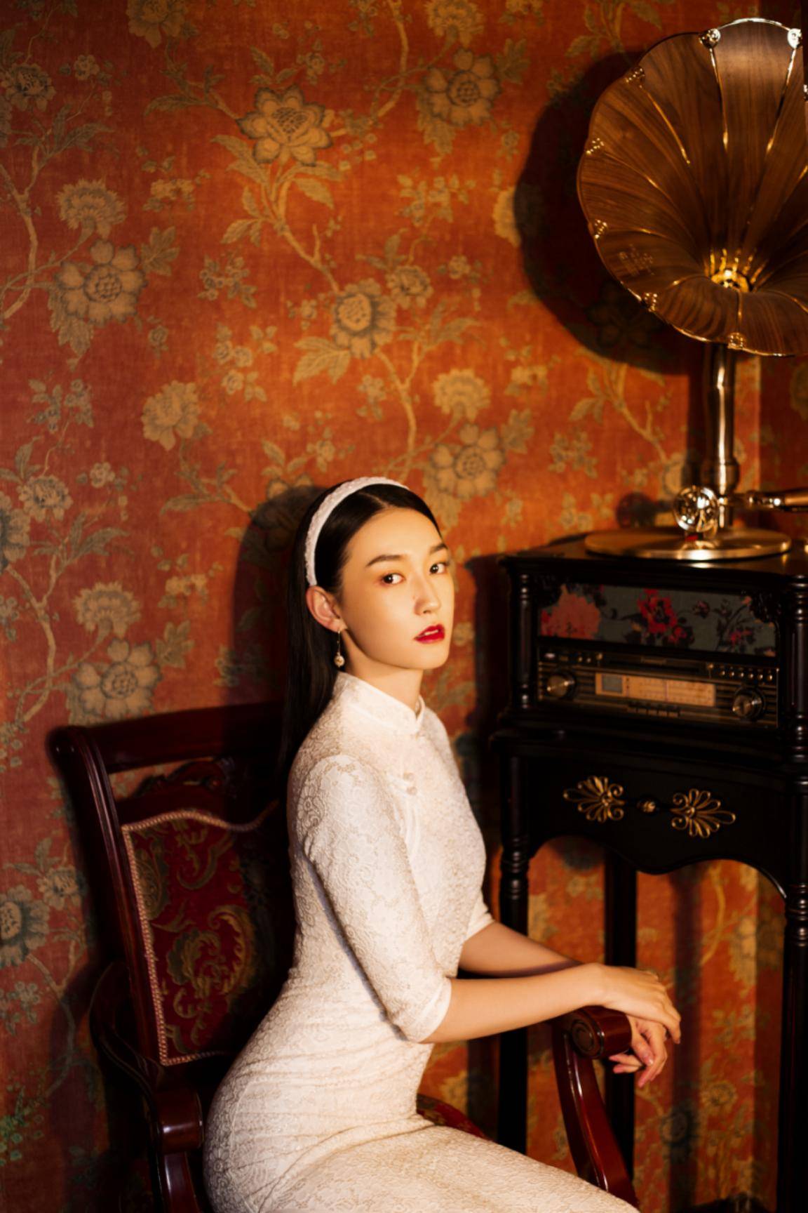 刘楚玄最新复古写真更新 尽显东方古韵之美_风格