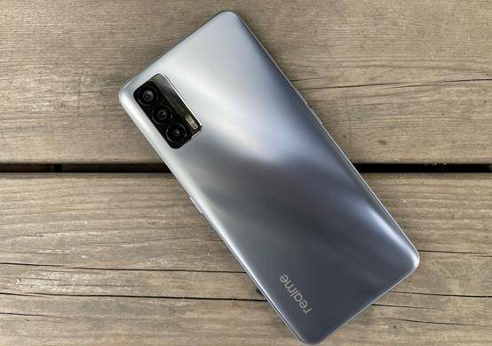 价位|realme V15评测：1399元的手机，究竟是啥体验？