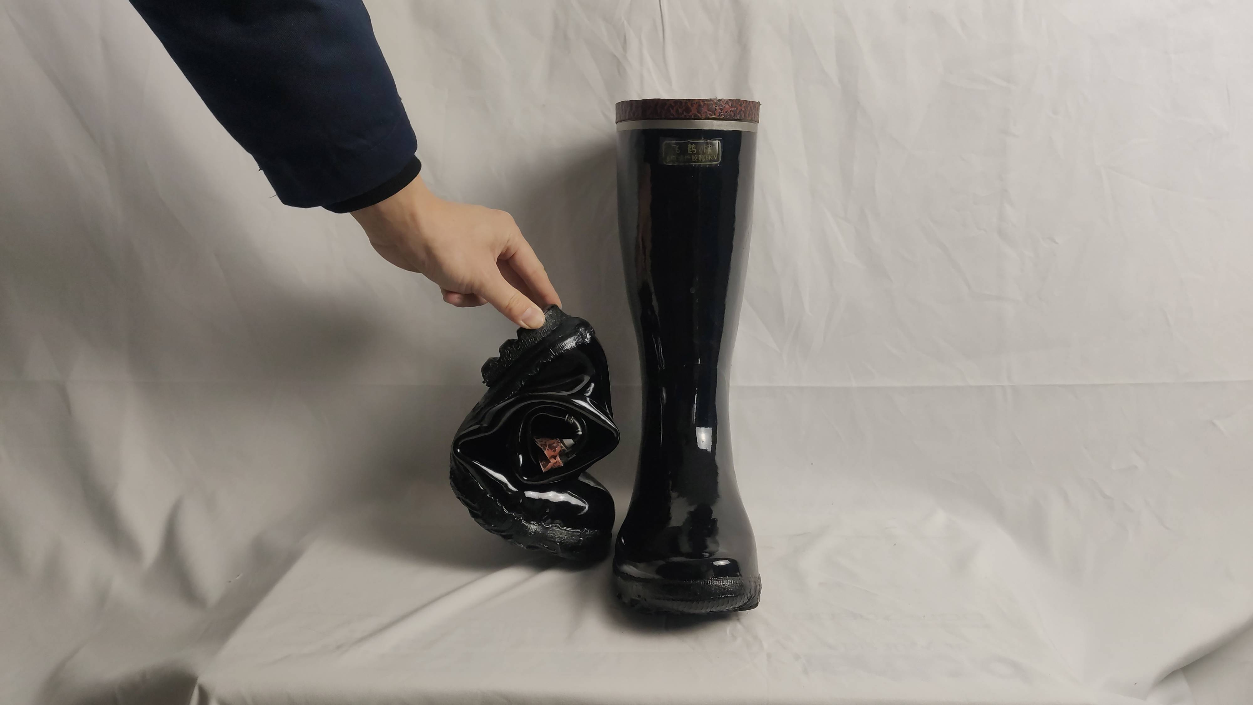 飞鹤牌胶靴: g231高筒反光药物工矿靴