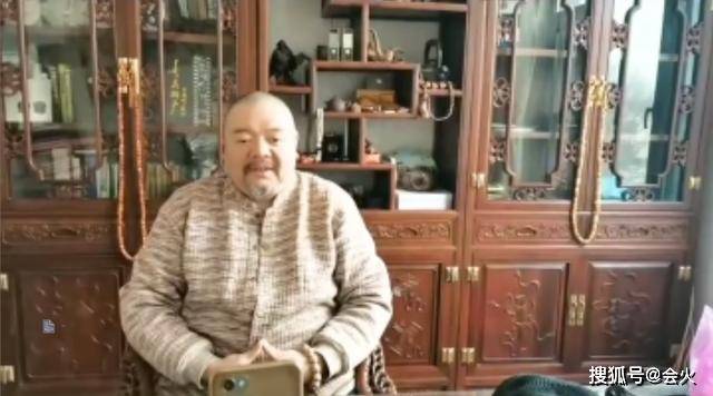 猪八戒 谢宁胡子花白 身后整柜古玩太阔气 被疑去世亲自发声 视频