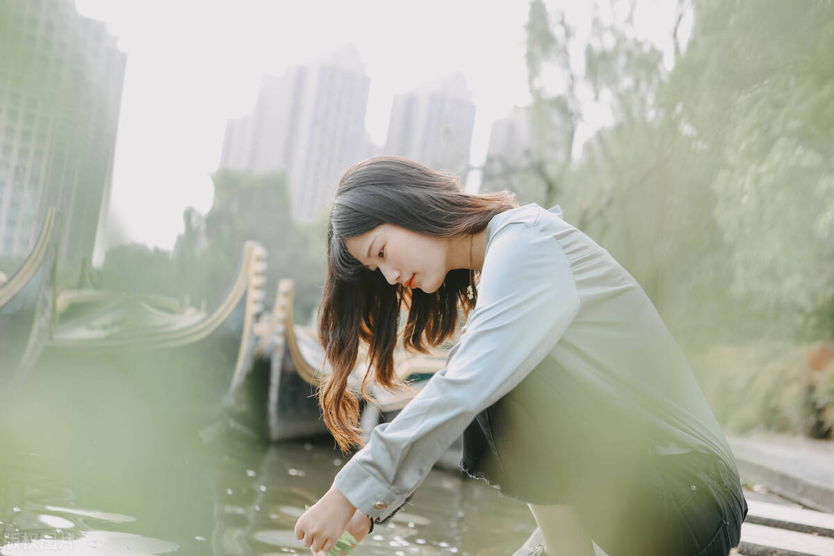 不要纠结执着的句子 执着的文案短句干净