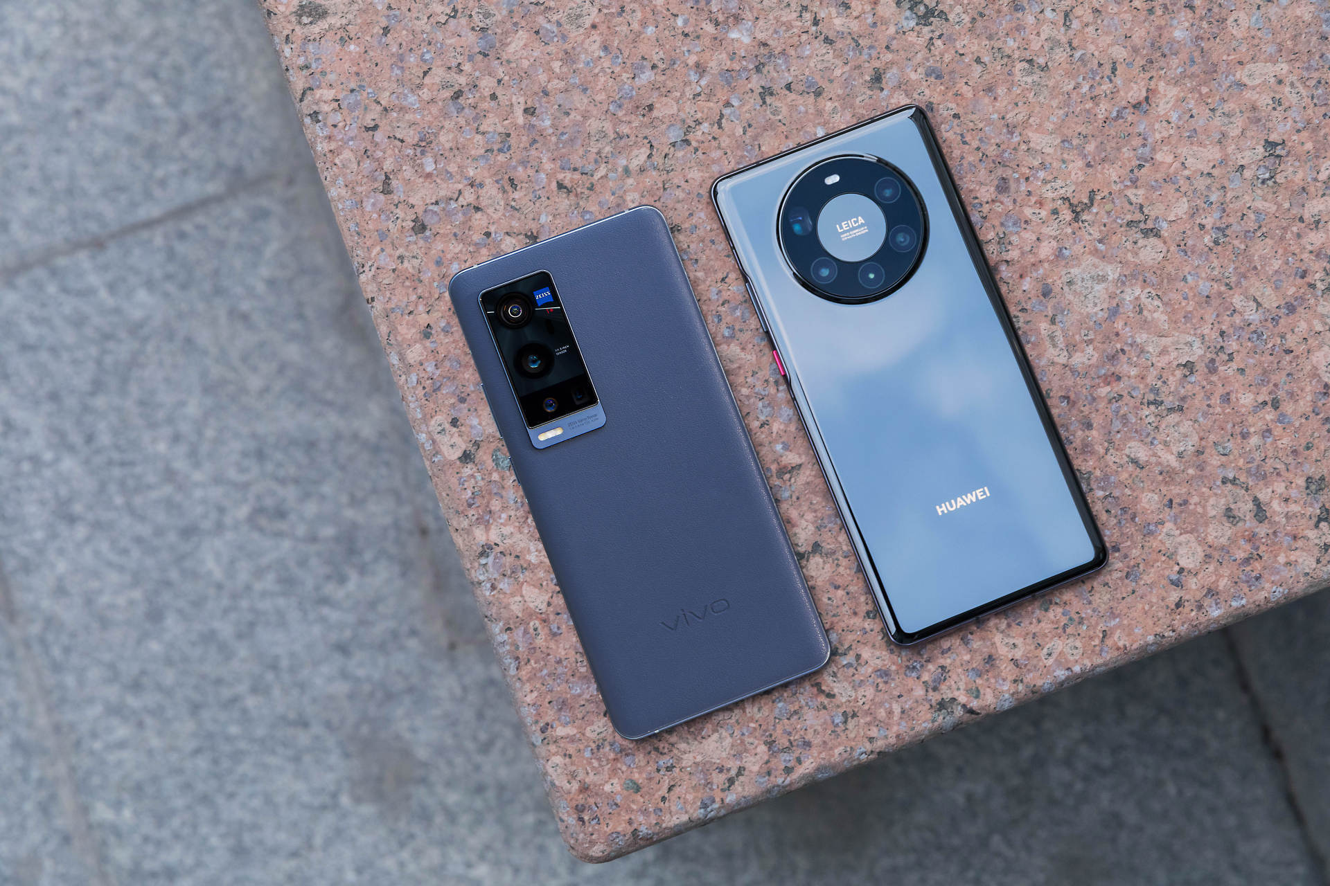 (左:vivo x60 pro ,右:华为mate40 pro )先看充电方面,从没电到满电