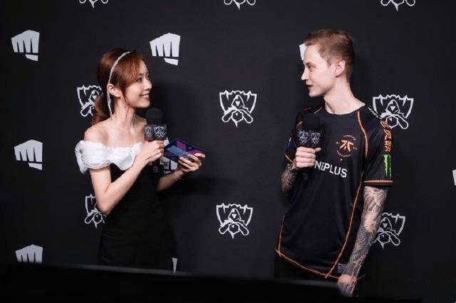 余霜与欧成成霜成对打遍欧洲来见你