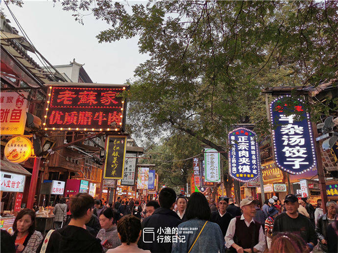 老外最爱去的西安步行街，国内游客“瞧不上”：全是义乌制造