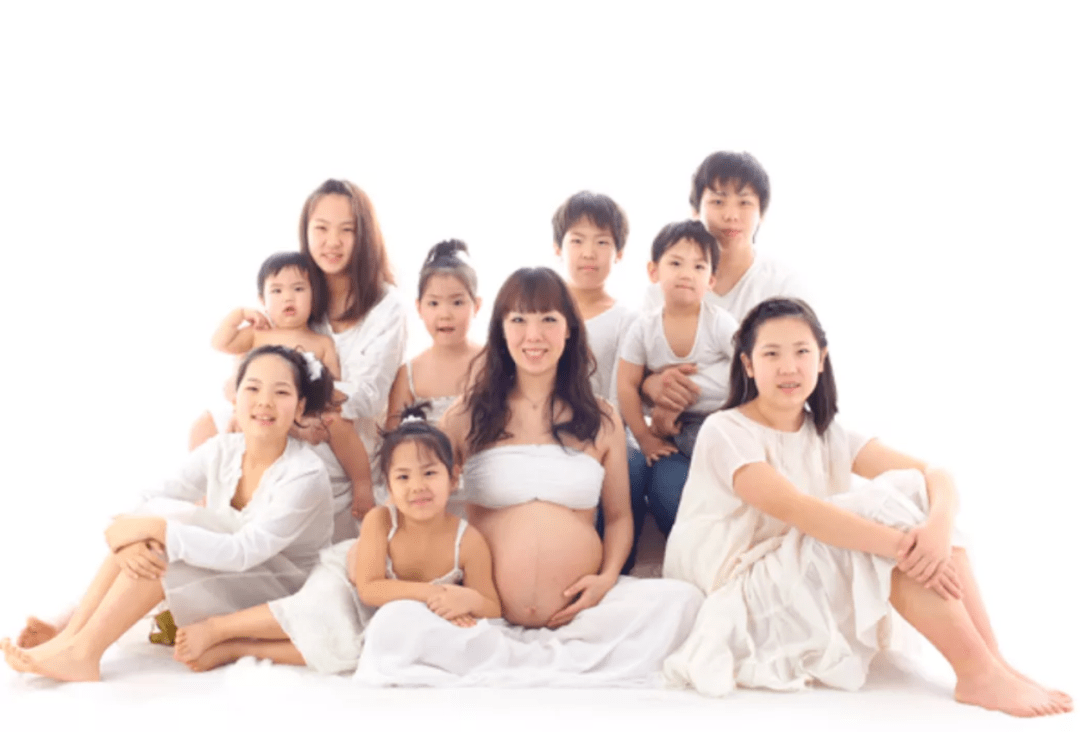 46岁生第12个娃 离婚 再婚 还开了个医院 网友 精力充沛 小林寿