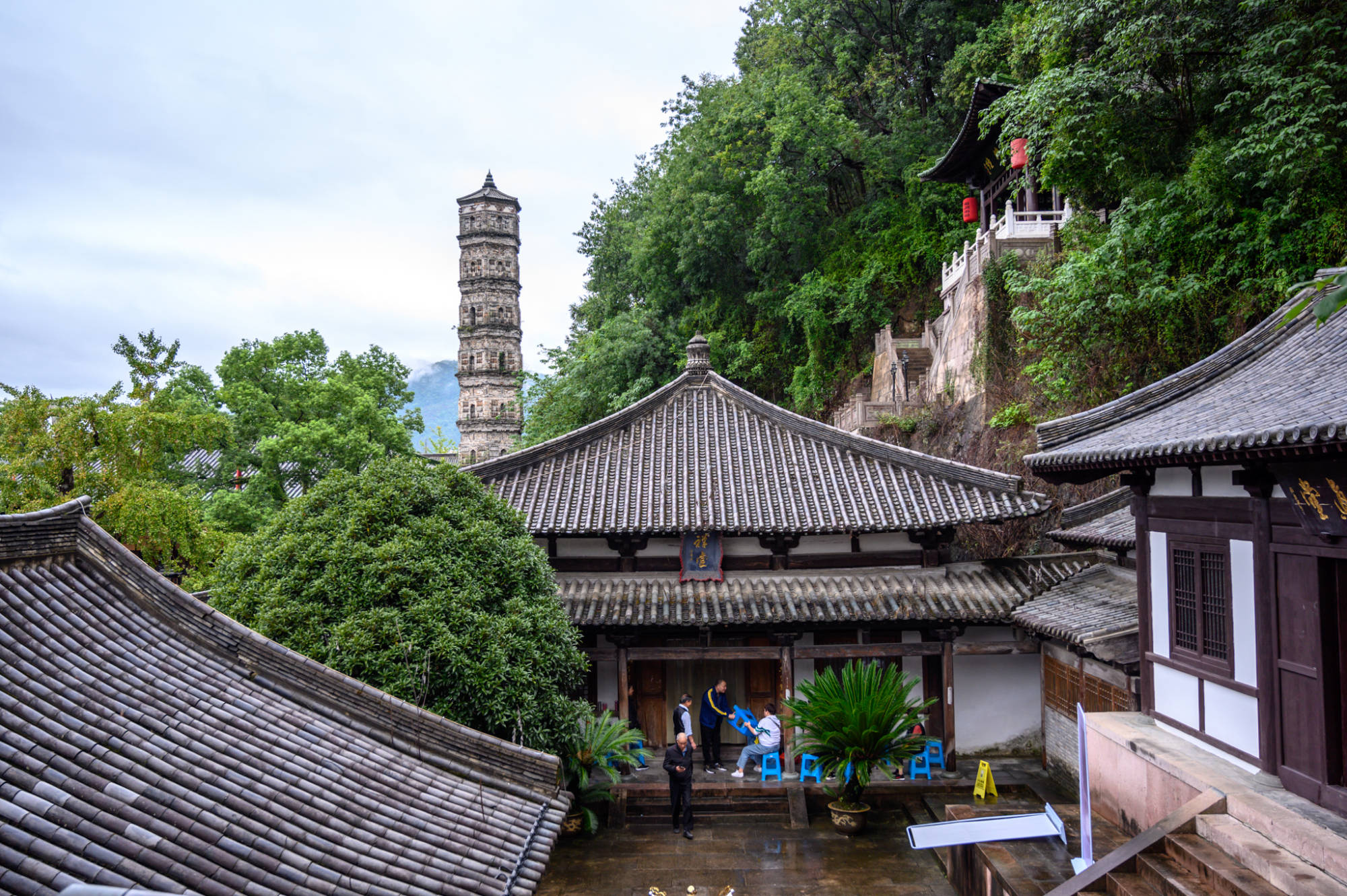 浙江临海被忽略的奇特景观，一山有四座古塔，最古老的至今千余年