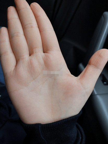 火形手,比较感性,好恶分明,愿意为喜欢的人牺牲奉献,但是对于不喜欢的