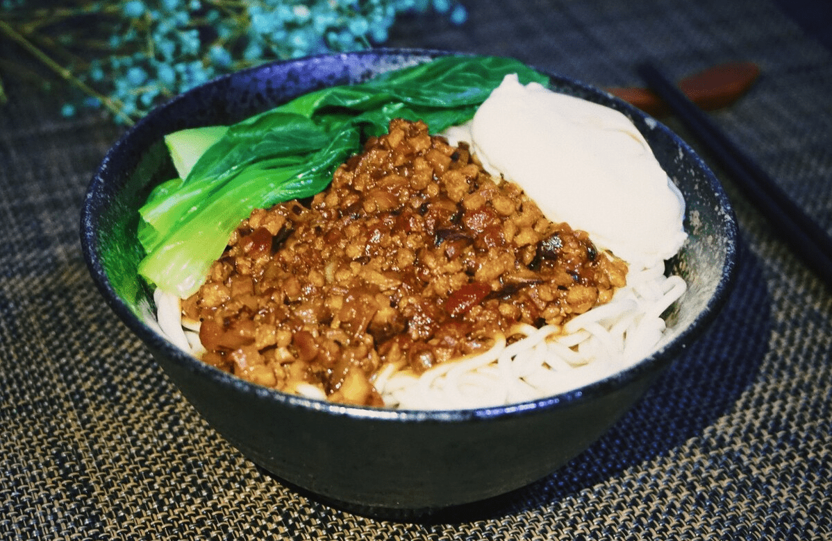 香菇肉醬面,香甜入味的快手家常美食,上班族必備,10分鐘美食