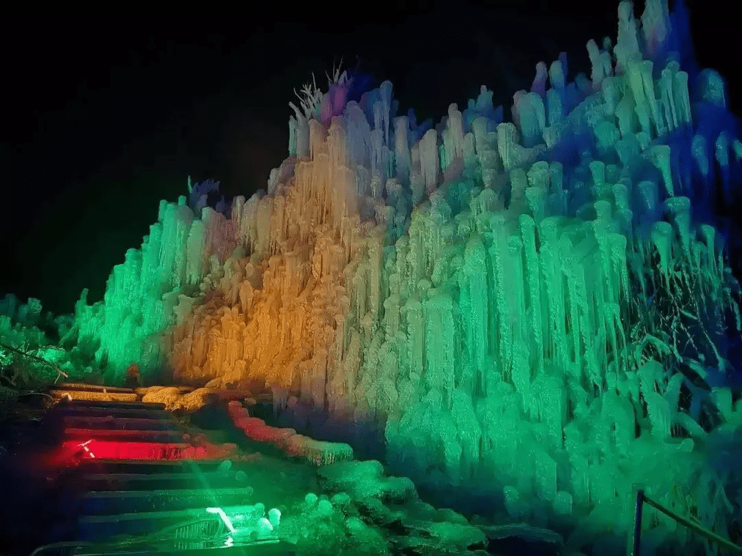 洛阳万安山冰挂嘉年华,你确定还不来吗?