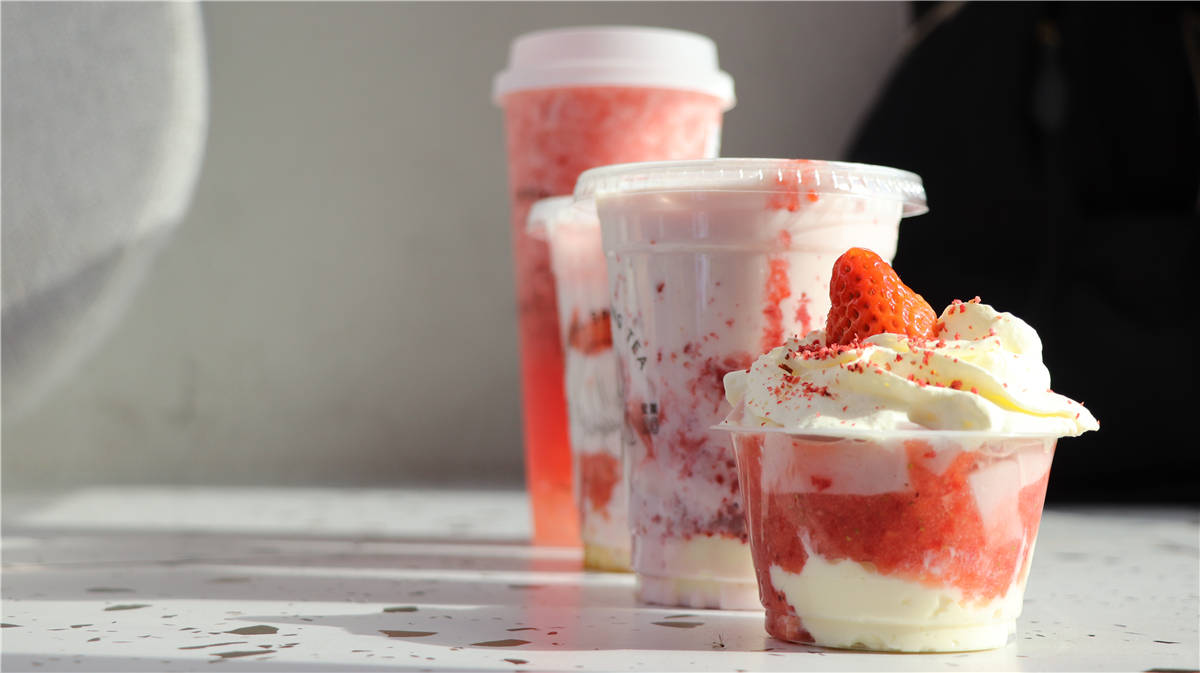 福利篇|草莓 奶,会碰撞出什么样的火花?(内附配料)_手机搜狐网