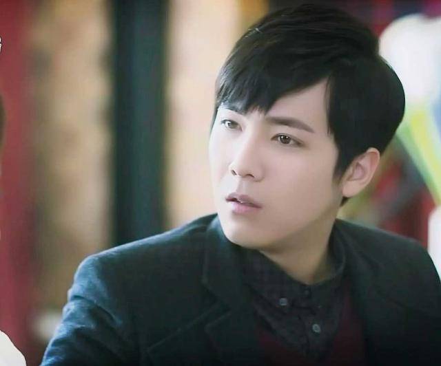 玄彬饰演的金洙元可以说是总裁界的标杆了,多少年后都很少有他当年