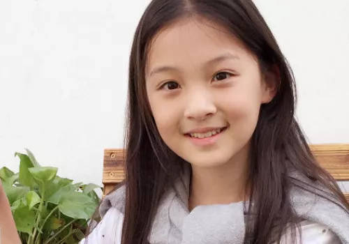 难怪看《庆余年》中叶轻眉眼熟, 跟范冰冰林心如合作过, 怪我眼拙