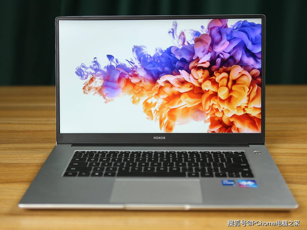 机身|既有高颜值又有爆发力 荣耀MagicBook 15评测